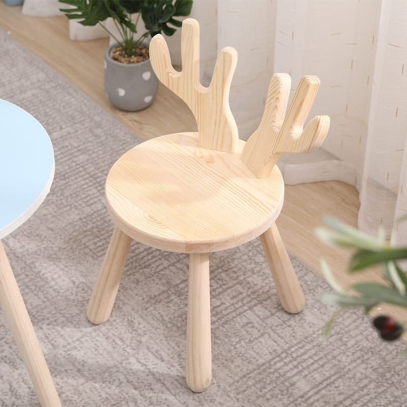 Drewniane krzesełko dla dziecka . Nelaroom.pl